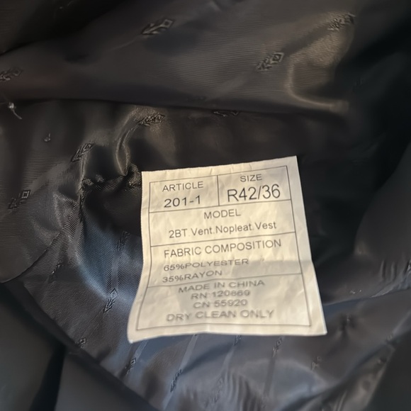 Renoir 3 piece suit - Picture 4 of 7